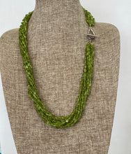 Cargar imagen en el visor de la galería, Collar Peridot
